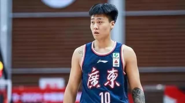 漂亮的妹妹脱衣服